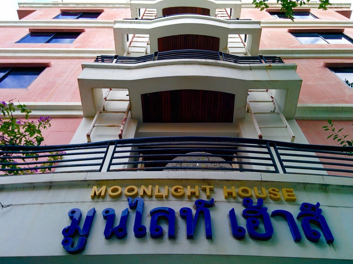 Moonlight House Hotell Nakhonratchasima Exteriör bild